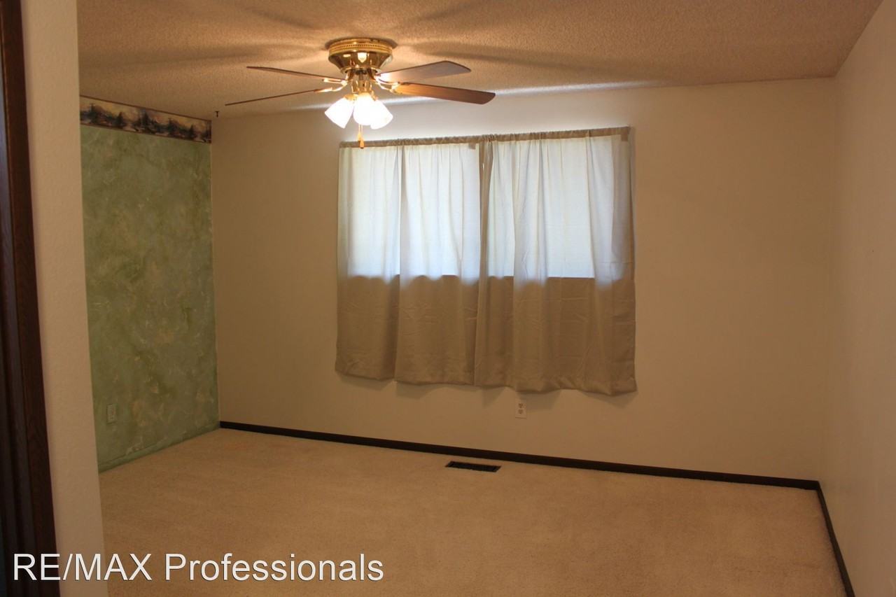96 Opalite Ct - Photo 2 of 15