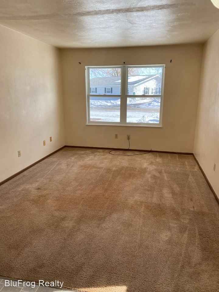 1422 Dr Apartments in Jamestown, ND 58401 Zumper