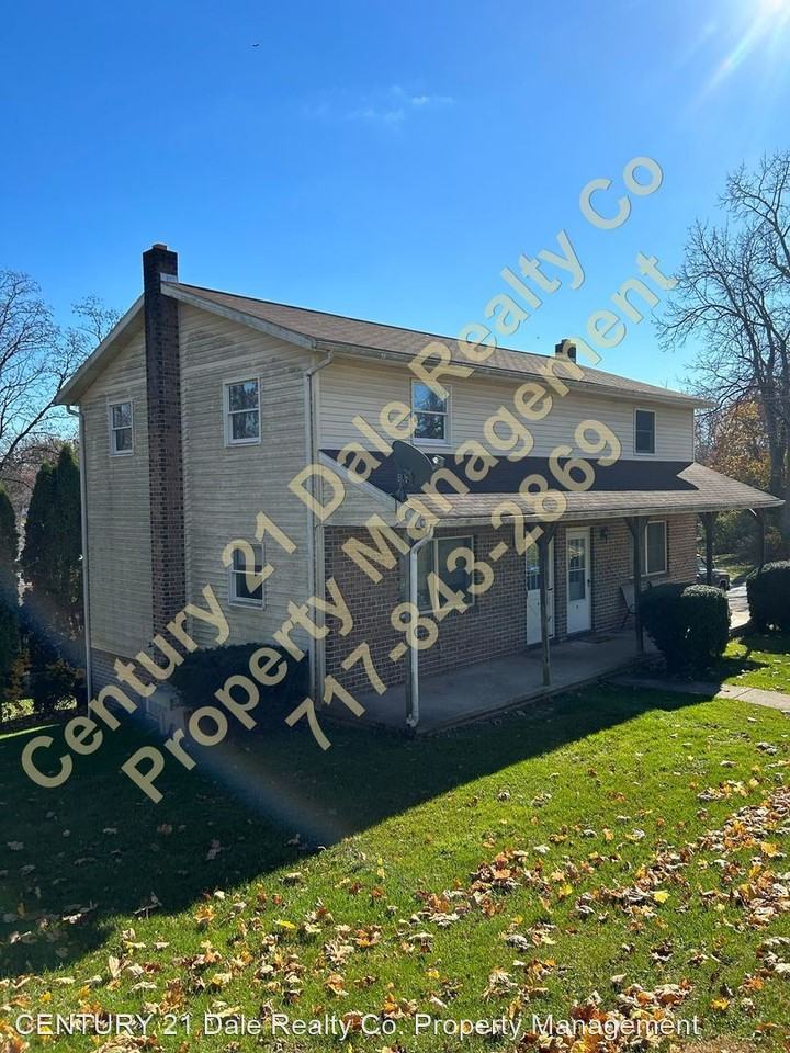 2390 Royal Street - Photo 2 of 16