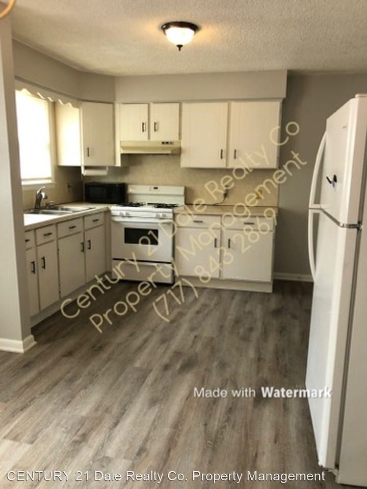 2390 Royal Street - Photo 3 of 16