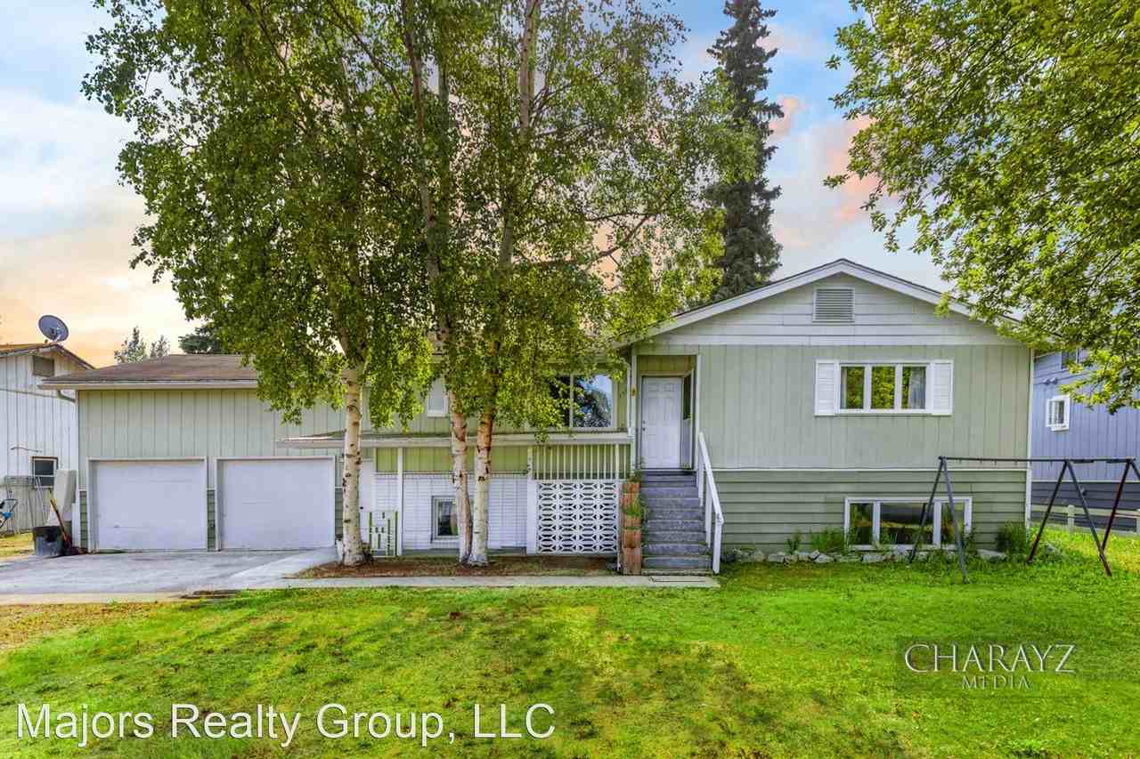 Aurora Subdivision Duplex Up and Down Units - Photo 2 of 13