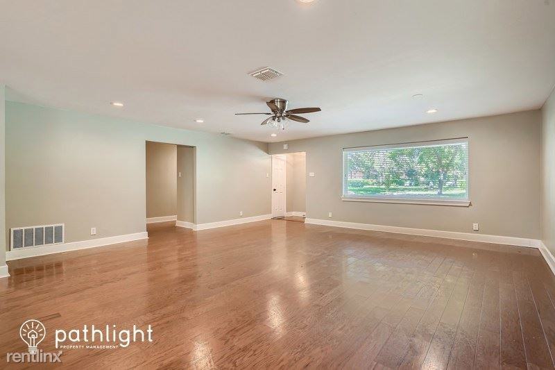 3446 Silverwood Ln - Photo 3 of 12