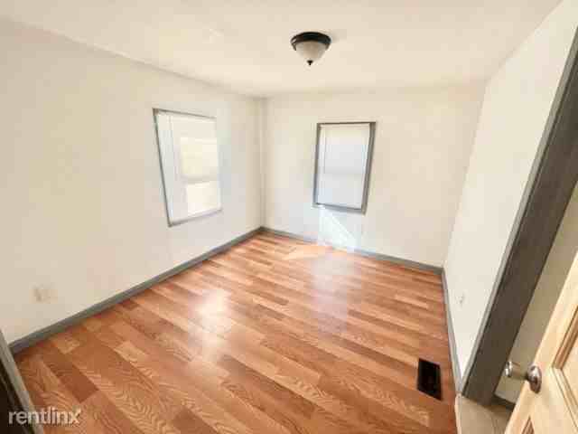 10501 E 10th St S - Photo 3 of 11