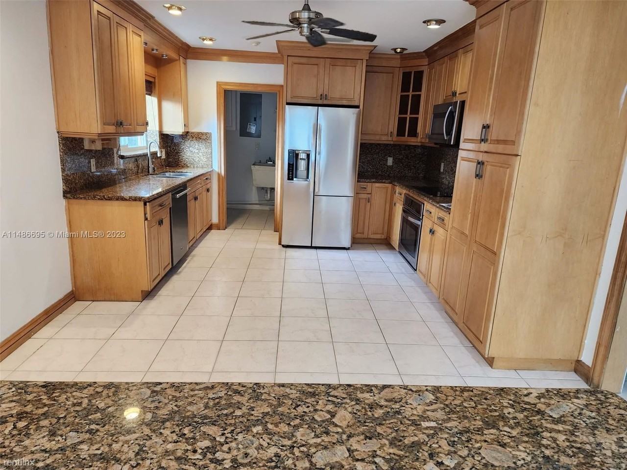 2241 Jackson St Frnt - Photo 2 of 21