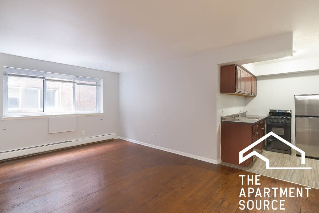 1040 W Hollywood Ave #201 - Photo 3 of 13