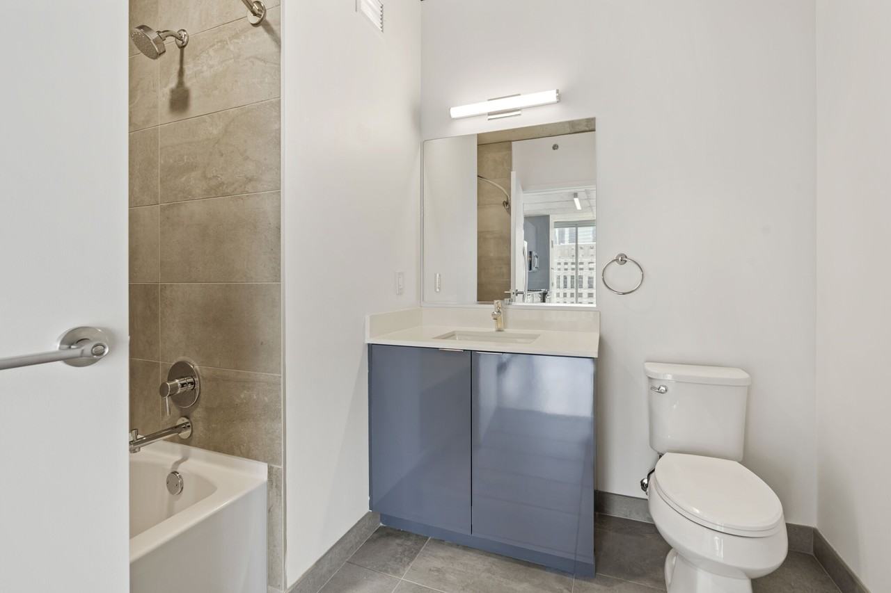 311 W Illinois St #2-2 - Photo 7 of 22