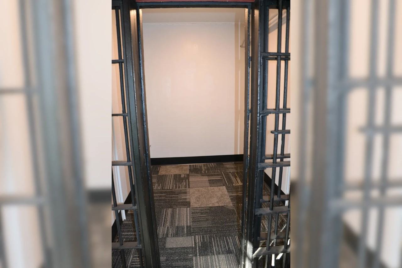 176 Main St - Photo 3 of 9