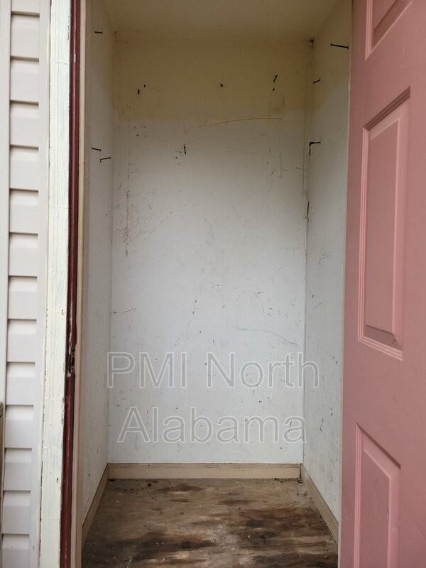 201 8th Ave Sw #C - Photo 7 of 8