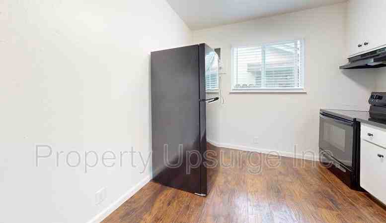 1558 Bridge St #1 - Photo 3 of 22