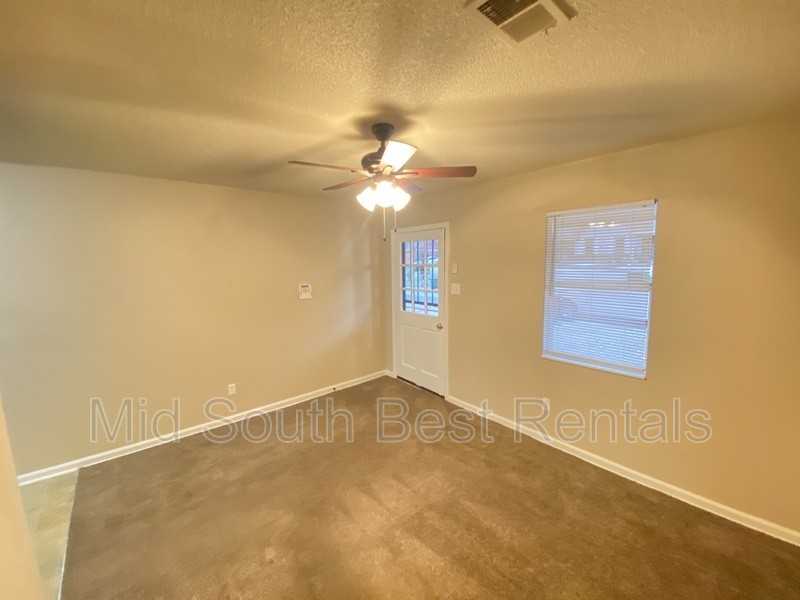 1423 Ledger Rd - Photo 3 of 7