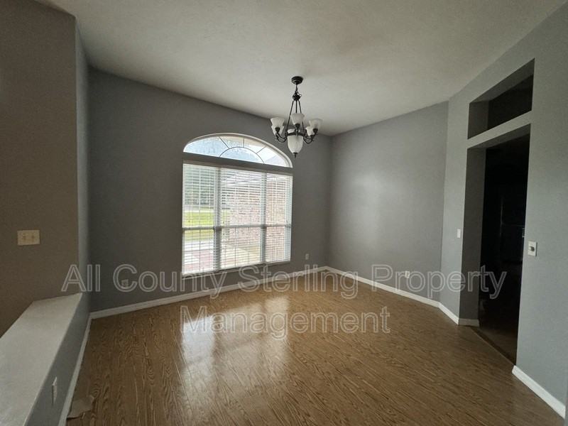 4044 Nw Wisteria Dr - Photo 2 of 22