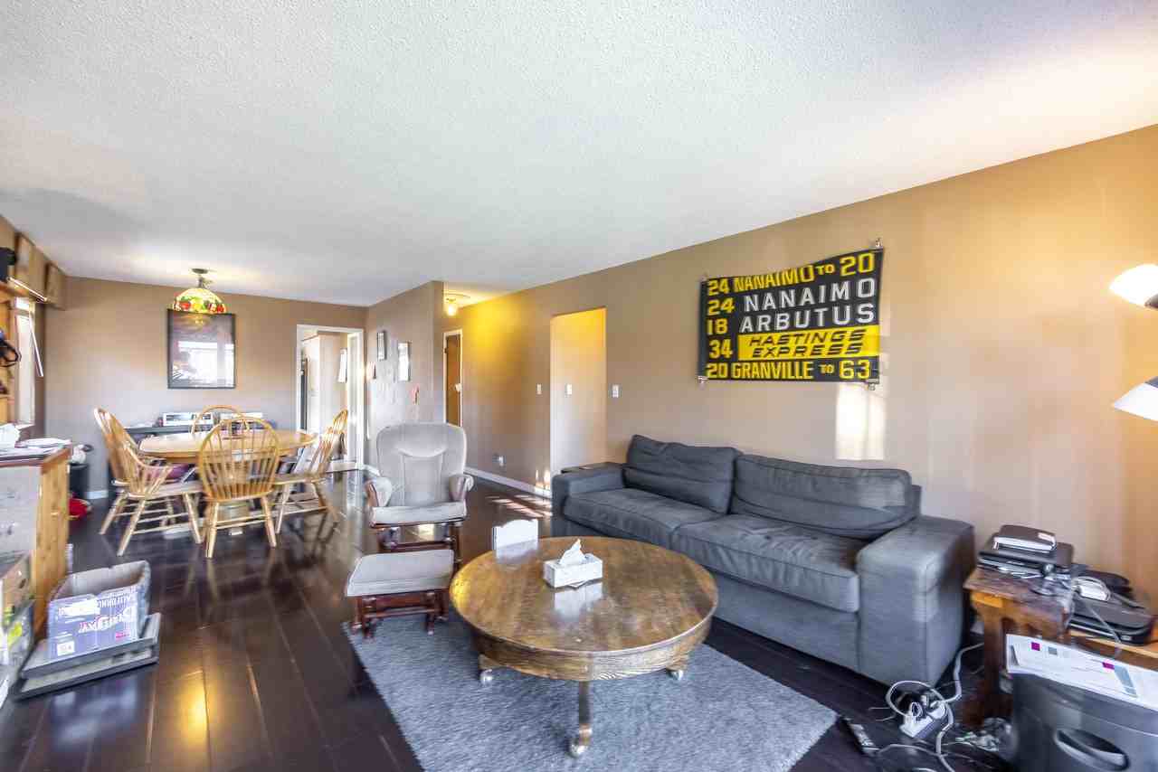 6925 Dumfries Street Upper - Photo 2 of 17
