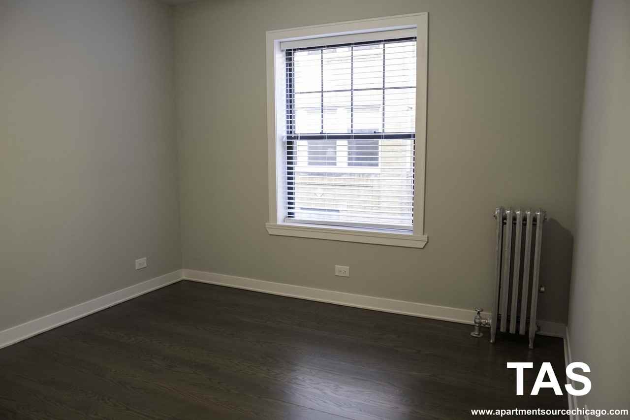 5061 N Damen Ave #1E - Photo 6 of 15