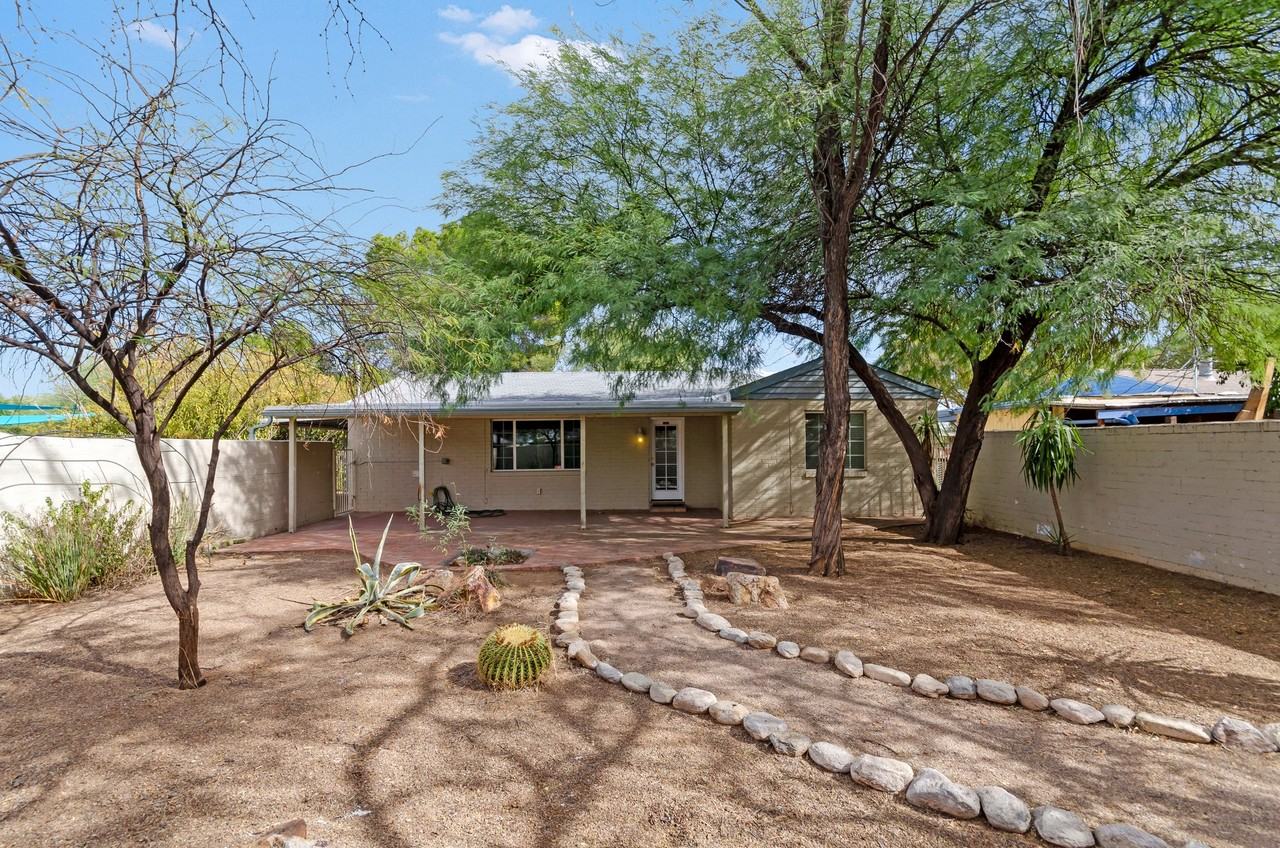 2610 E Malvern St - Photo 3 of 17