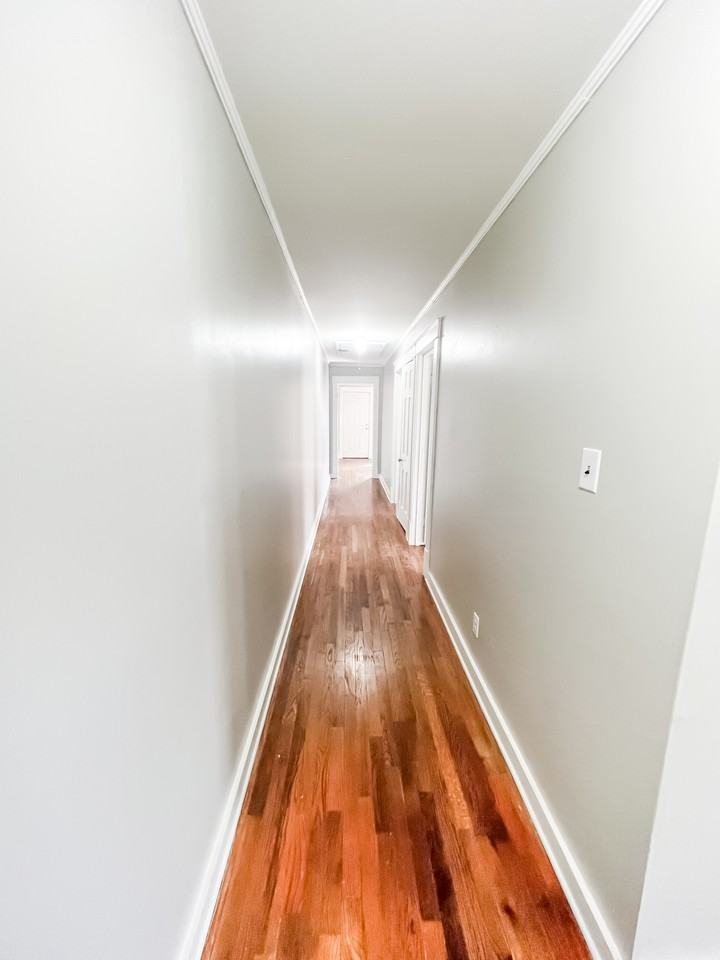 100 S Charlotte St - Photo 3 of 11