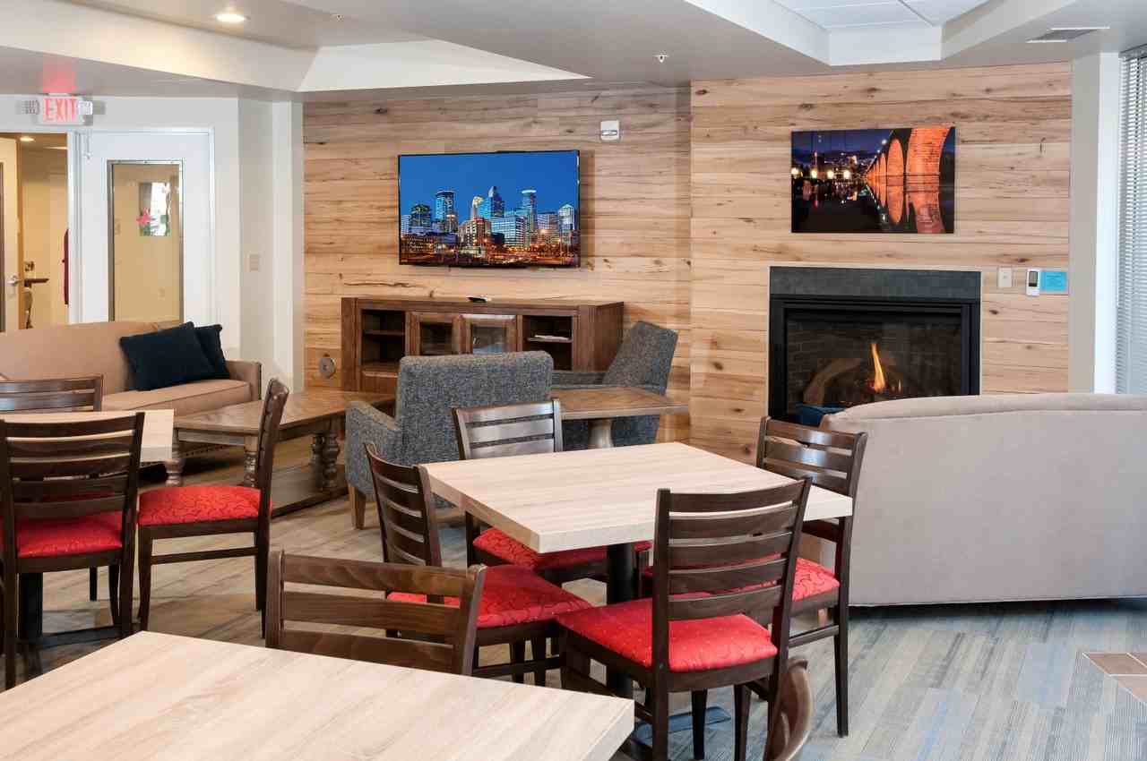 22twenty on Lake - Photo 4 of 25