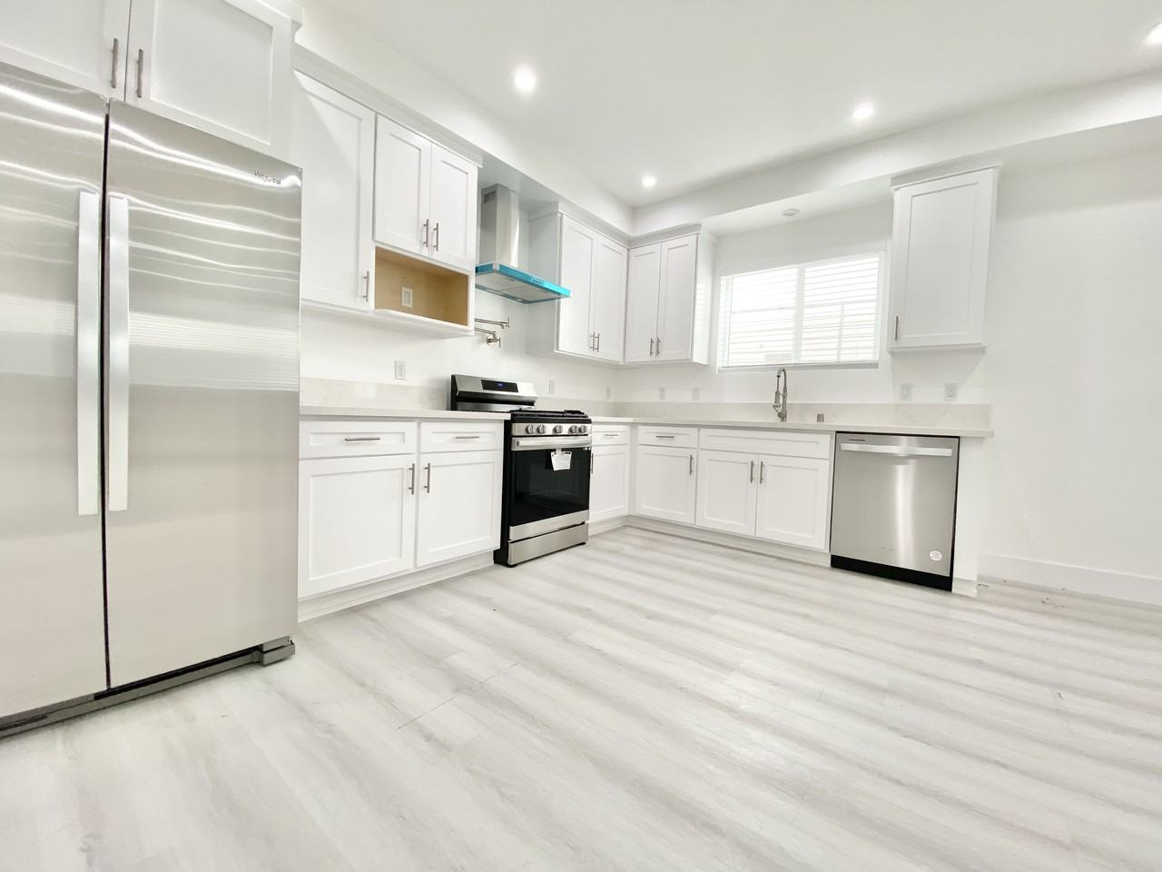 919 1/2 N Beaudry Ave #A - Photo 2 of 15
