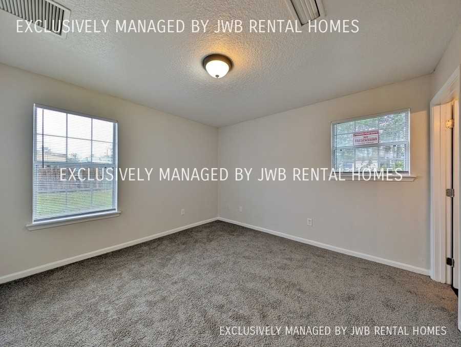 9315 1st Ave - Photo 2 of 8