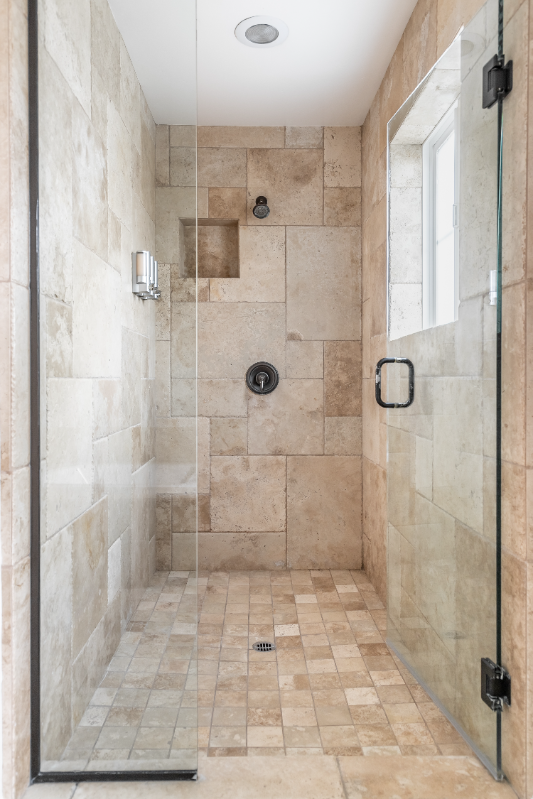 215 Alexander Ct - Photo 4 of 40