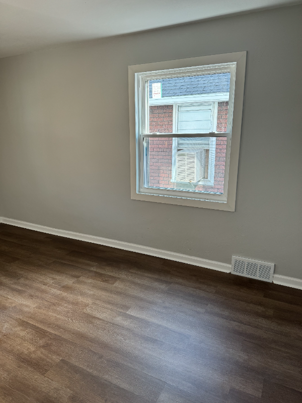 1933 Woodmont Ave #B - Photo 3 of 11