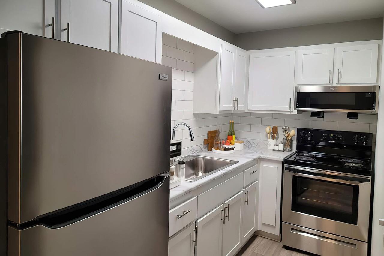 The Residences at 1671 Campbell - Photo 4 of 35