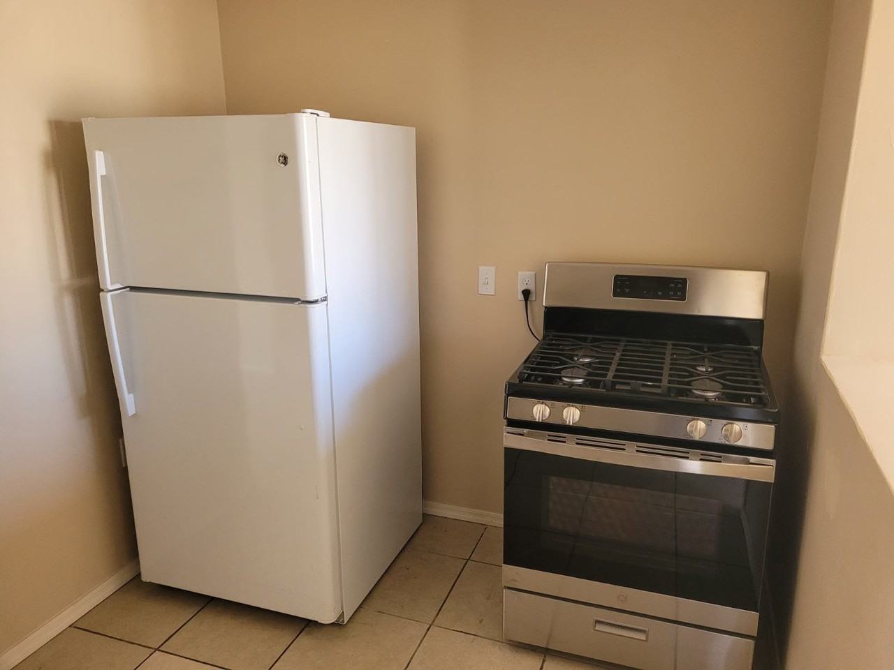 2431 E 24th St #2 - Photo 4 of 10