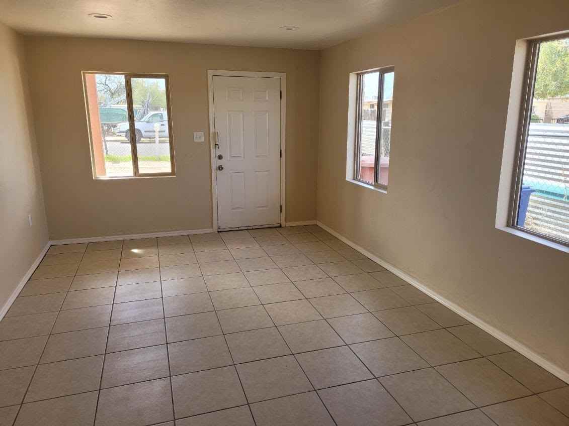 2431 E 24th St #2 - Photo 5 of 10