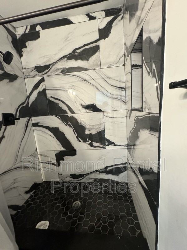 2241 Kingsbrook Dr - Photo 4 of 12