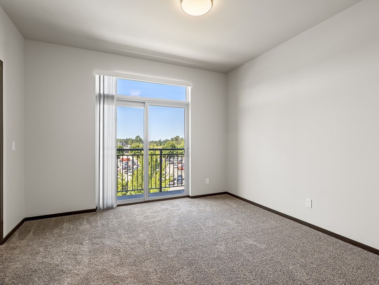 The Lux - Photo 3 of 4