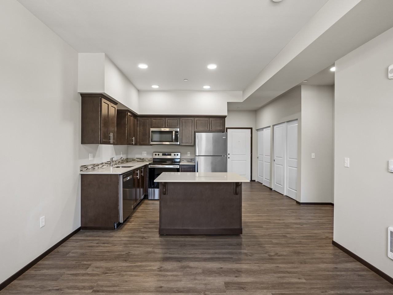 The Lux - Photo 2 of 4