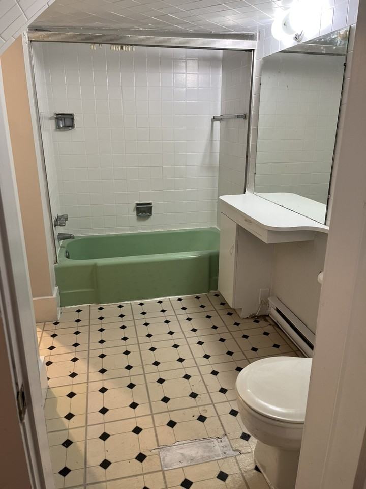 318 Indian Rd - Photo 2 of 9