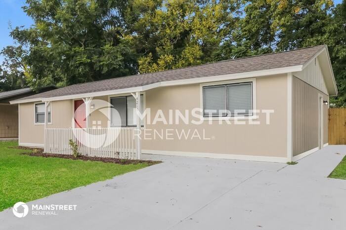 4215 Mesa Dr - Photo 3 of 16