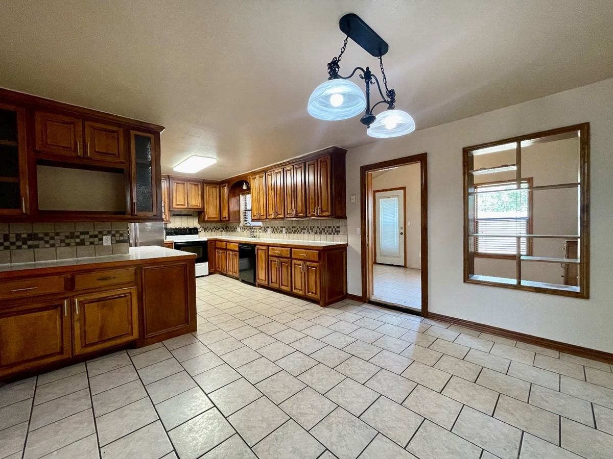 1319 W Aries Rd #1 - Photo 4 of 17