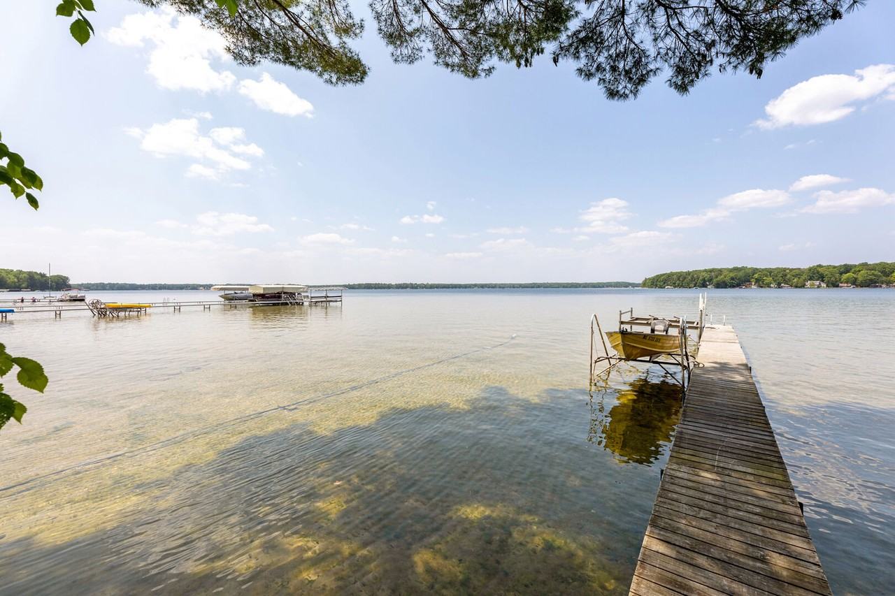 843 N South Long Lake Rd #NA - Photo 2 of 50