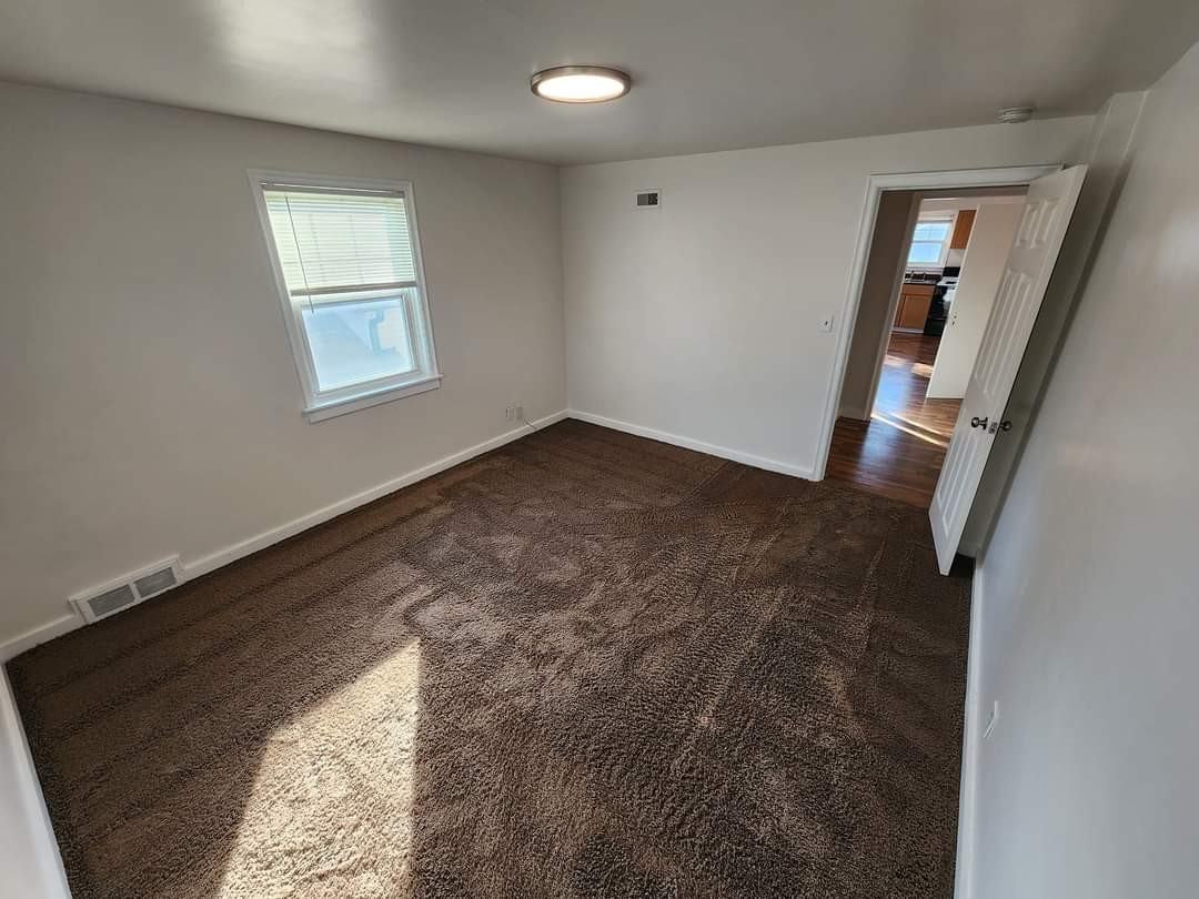 240 N 24th St #2 - Photo 3 of 10