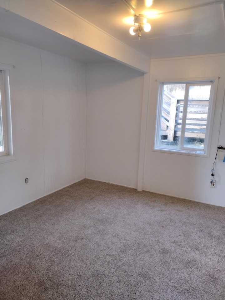 322 Edmonds St - Photo 3 of 6