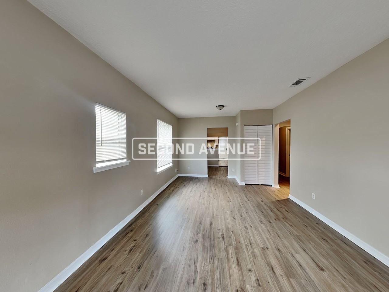 1740 N Myrtle Ave - Photo 2 of 19