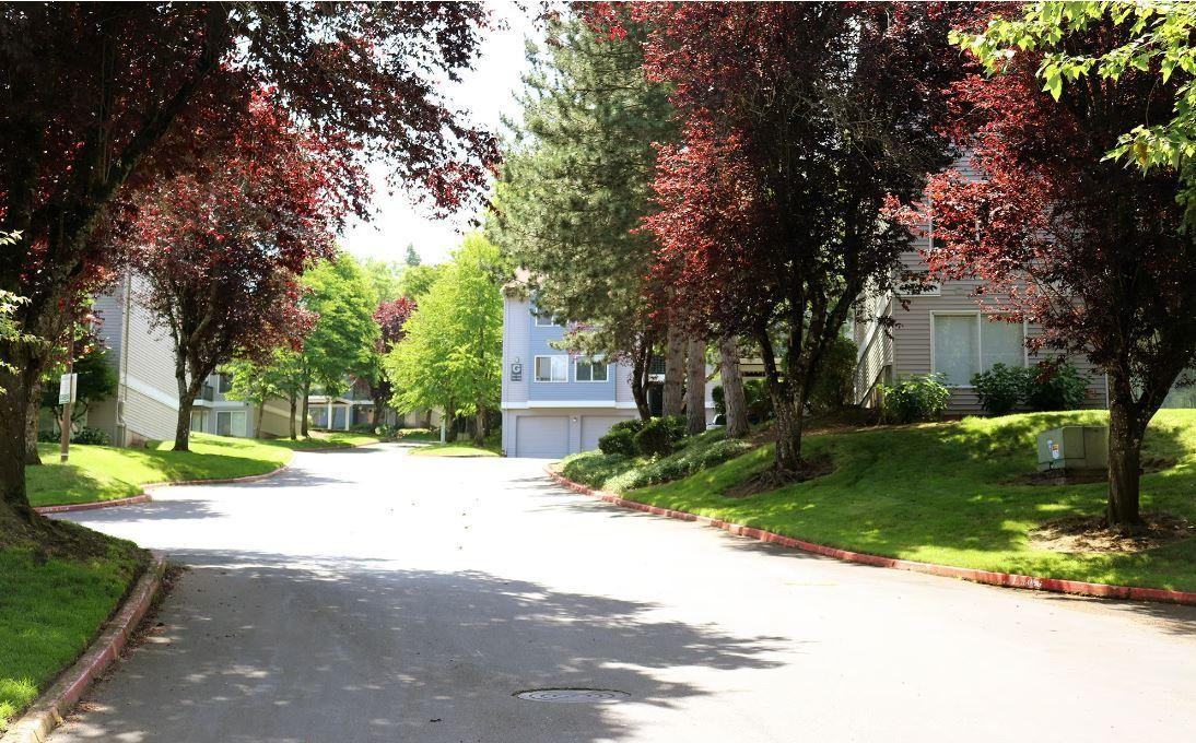 1167 Nw Wallula Ave - Photo 3 of 20