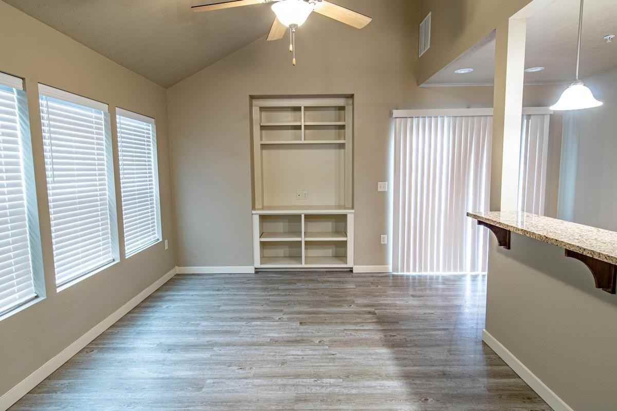 12167 West Overland Road - Photo 6 of 17