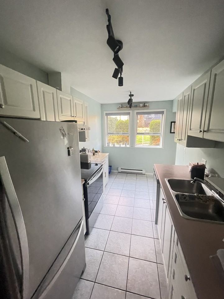 1014 Rockland Avenue - Photo 2 of 8