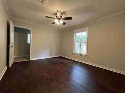 1907 Lexington St - Photo 3 of 11