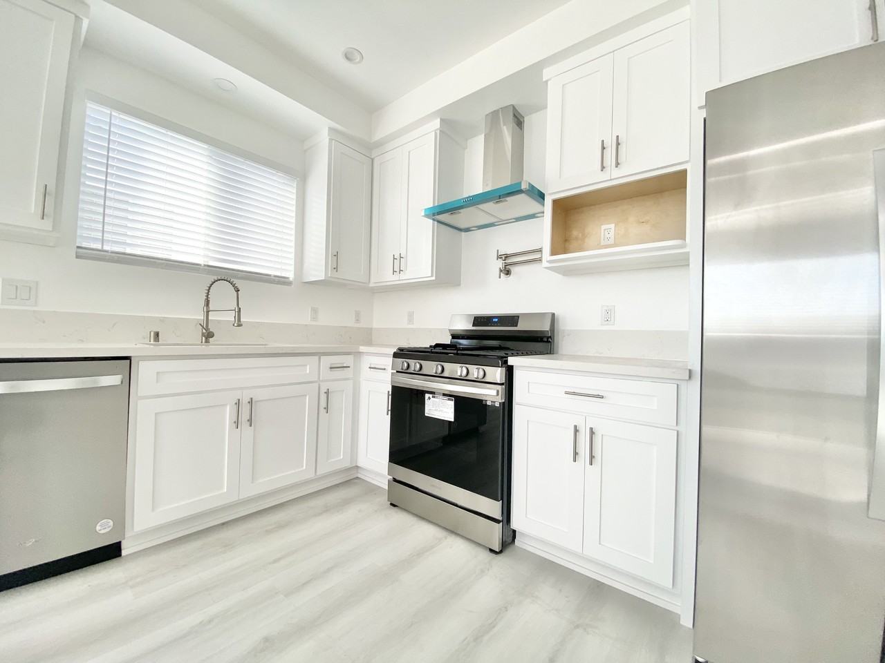 923 1/2 N Beaudry Ave #A - Photo 3 of 15