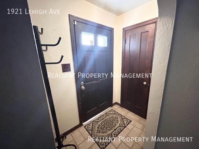 1921 Lehigh Ave - Photo 2 of 12