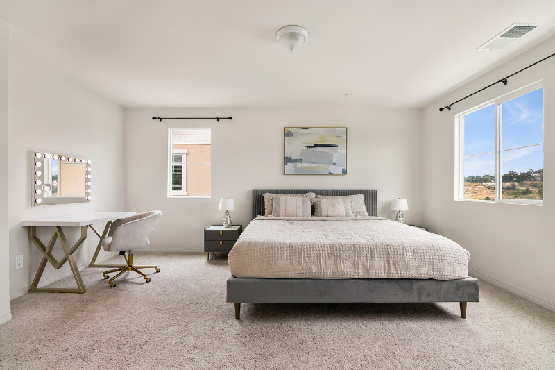 7284 Wembley St - Photo 3 of 41