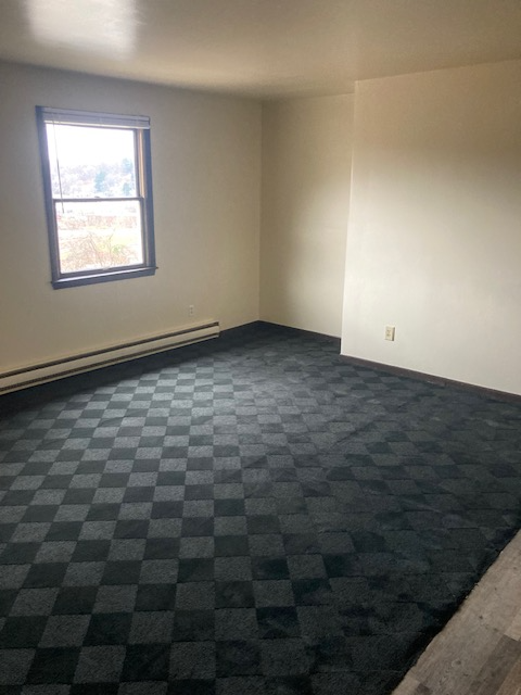 214 Eastwood Dr - Photo 3 of 9
