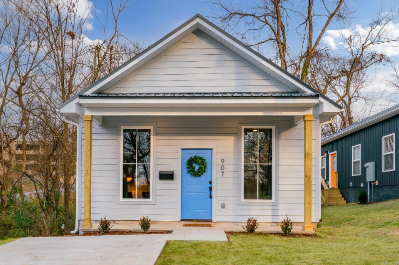 907 South Park Street