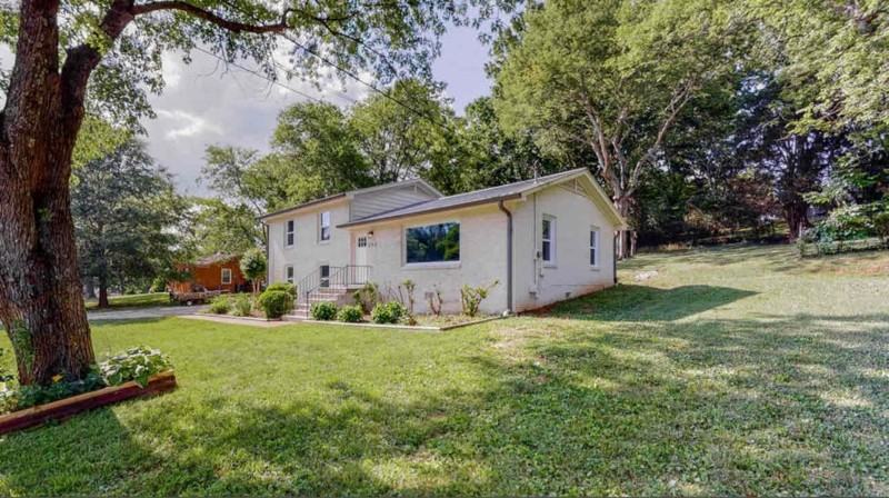 202 Caldwell Dr - Photo 2 of 48