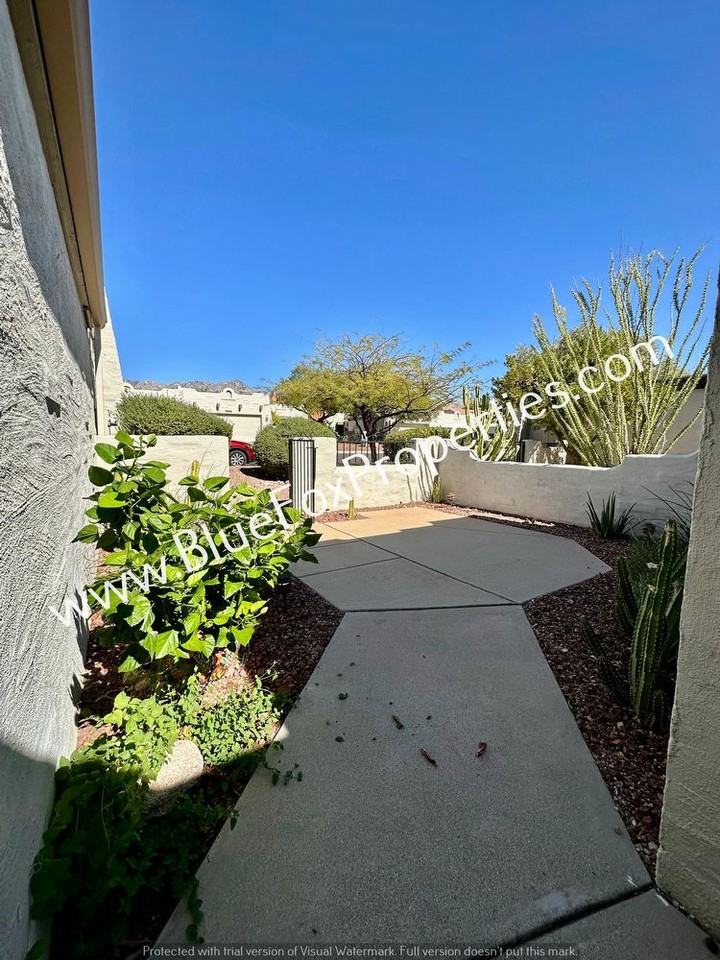 7408 E Wandering Rd - Photo 3 of 30