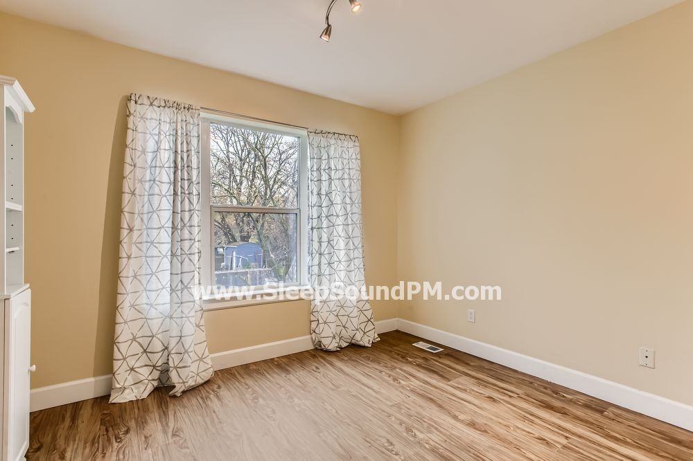 1709 Se Clinton St - Photo 2 of 11