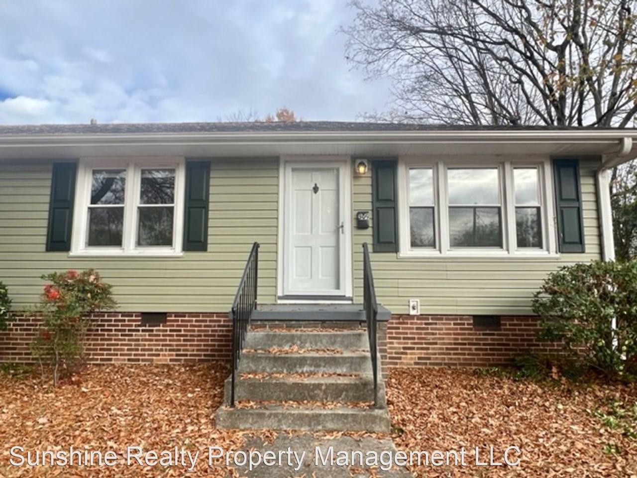 309-311 W. PINE ST - Photo 2 of 10